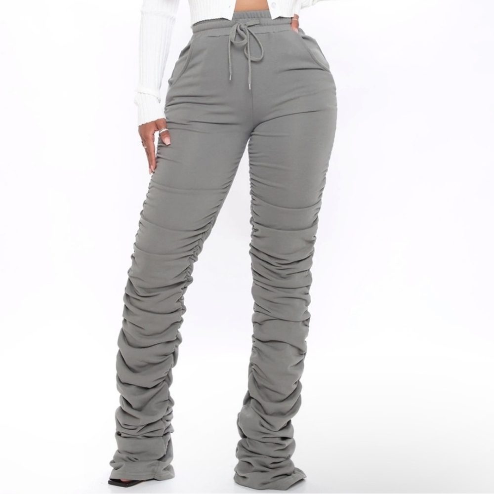 Lavender Ruched Flare Pants. - Picture 2 of 3